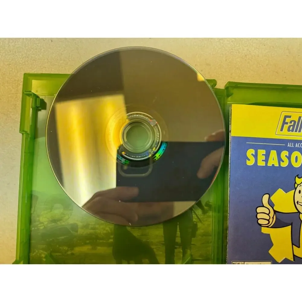Fallout 4 Microsoft Xbox One Video Game 2015 Complete with Manual